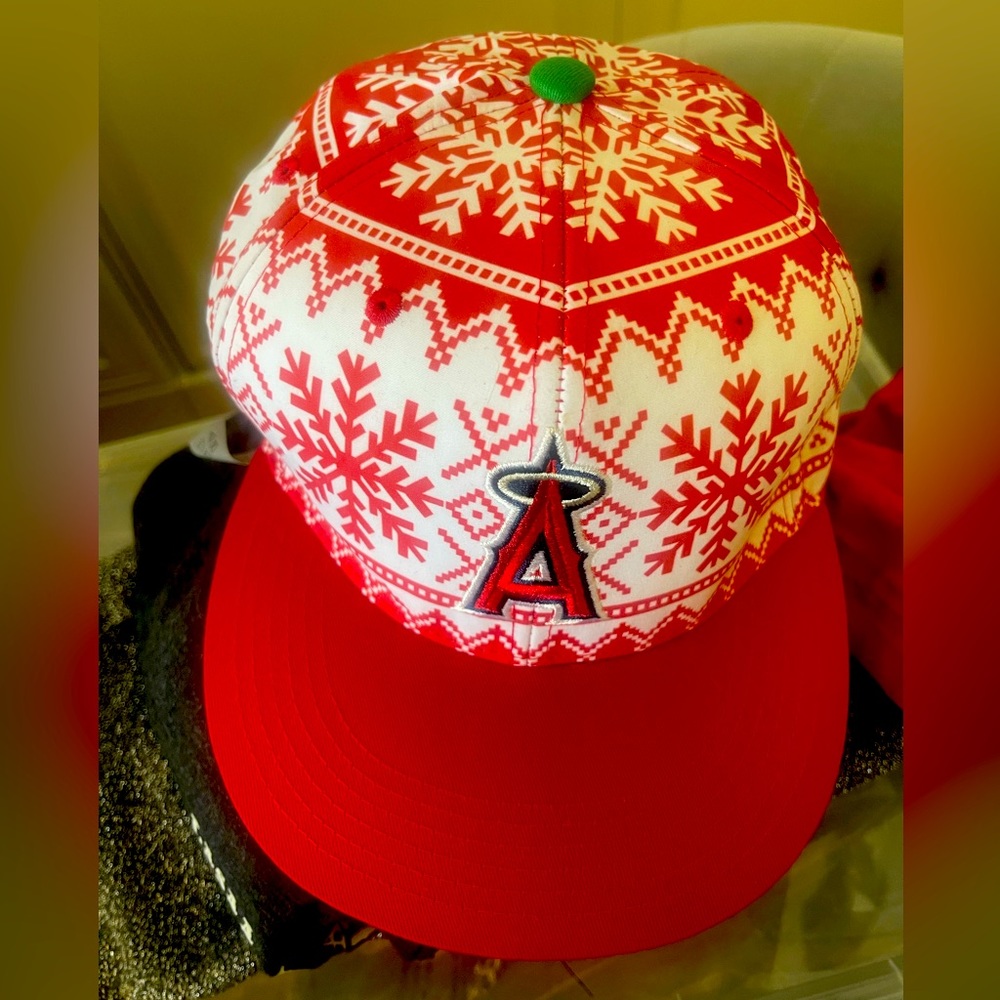 NEW VTG. MLB ANGELS BASEBALL CHRISTMAS HAT CAP